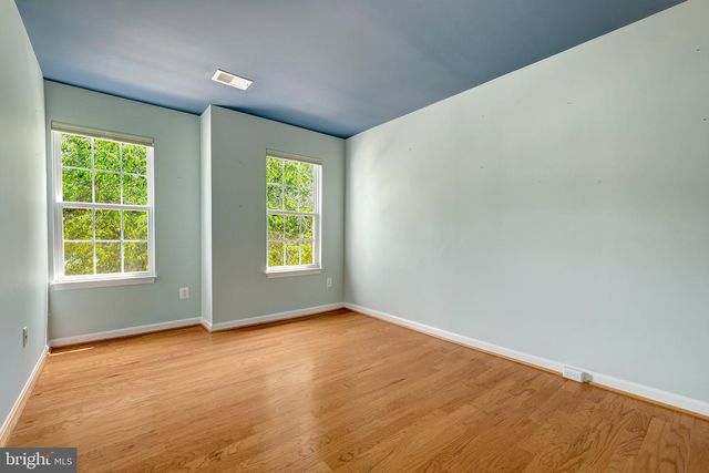 1982 LOGAN MANOR DR, Reston, VA 20190
