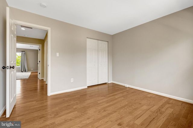 1982 LOGAN MANOR DR, Reston, VA 20190