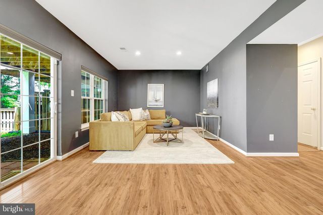 1982 LOGAN MANOR DR, Reston, VA 20190