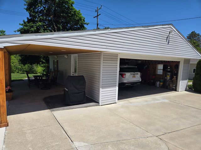 402 Park Avenue, Yale, MI 48097