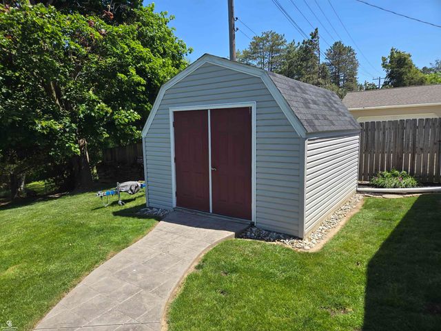 402 Park Avenue, Yale, MI 48097