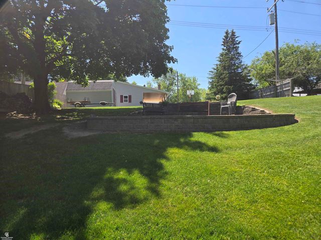 402 Park Avenue, Yale, MI 48097