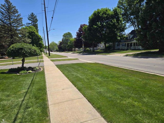 402 Park Avenue, Yale, MI 48097