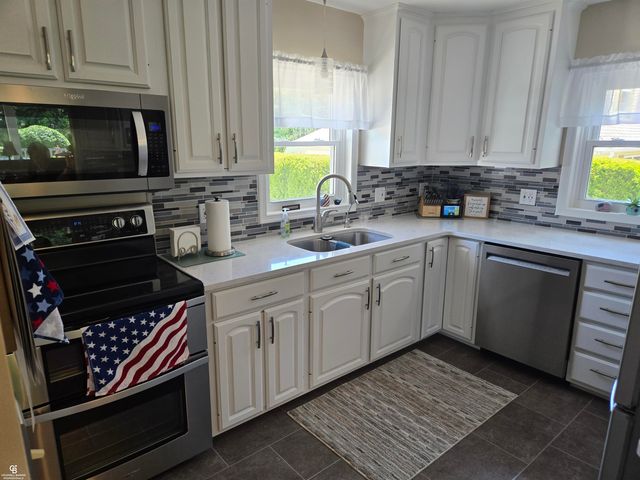 402 Park Avenue, Yale, MI 48097