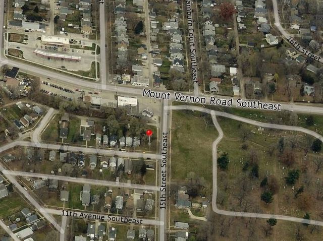 1060 10th Street SE, Cedar Rapids, IA 52401