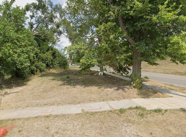 1060 10th Street SE, Cedar Rapids, IA 52401