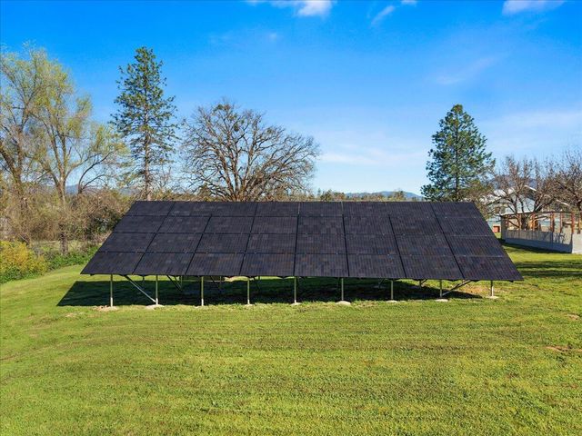 649 Pleasant Valley Road, Merlin, OR 97532