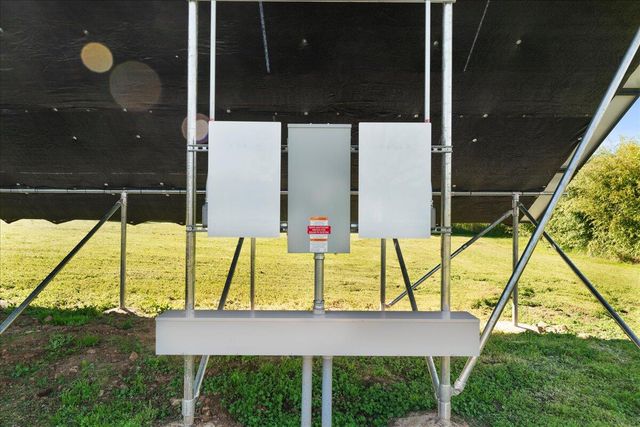 649 Pleasant Valley Road, Merlin, OR 97532