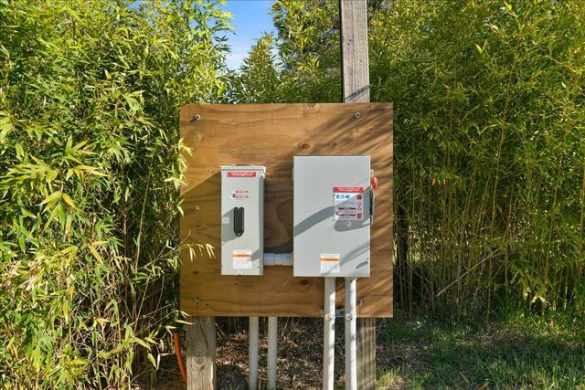 649 Pleasant Valley Road, Merlin, OR 97532