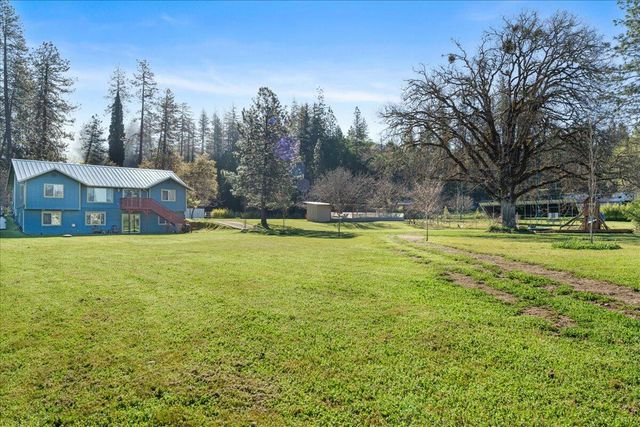 649 Pleasant Valley Road, Merlin, OR 97532