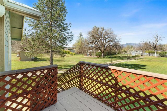 649 Pleasant Valley Road, Merlin, OR 97532