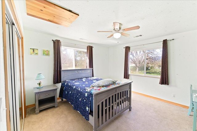 649 Pleasant Valley Road, Merlin, OR 97532