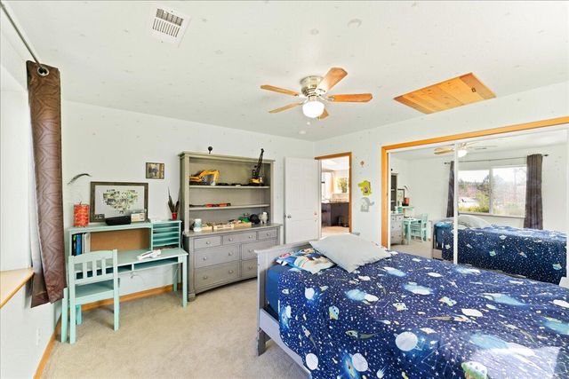 649 Pleasant Valley Road, Merlin, OR 97532