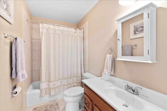 649 Pleasant Valley Road, Merlin, OR 97532