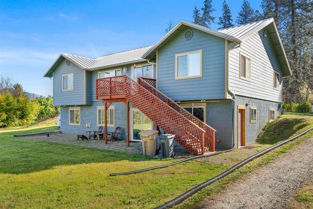 649 Pleasant Valley Road, Merlin, OR 97532