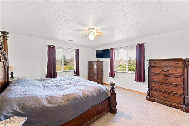 649 Pleasant Valley Road, Merlin, OR 97532