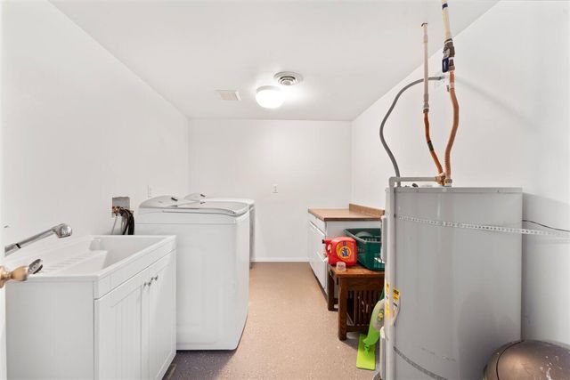 649 Pleasant Valley Road, Merlin, OR 97532