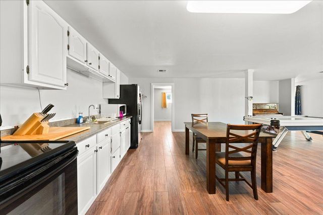 649 Pleasant Valley Road, Merlin, OR 97532