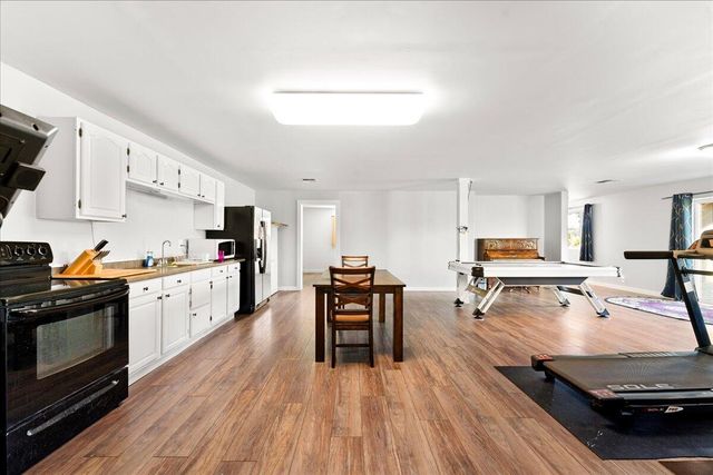 649 Pleasant Valley Road, Merlin, OR 97532