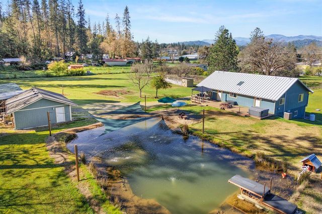 649 Pleasant Valley Road, Merlin, OR 97532