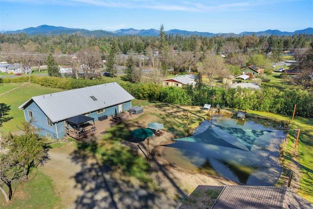 649 Pleasant Valley Road, Merlin, OR 97532