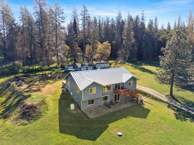 649 Pleasant Valley Road, Merlin, OR 97532