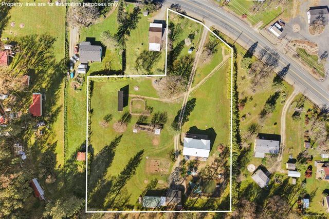 649 Pleasant Valley Road, Merlin, OR 97532