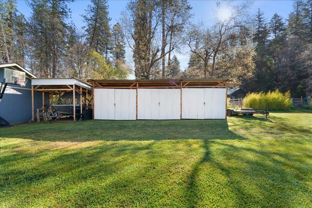 649 Pleasant Valley Road, Merlin, OR 97532