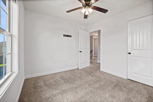 1284 Eagles View Dr, Clarksville, TN 37040