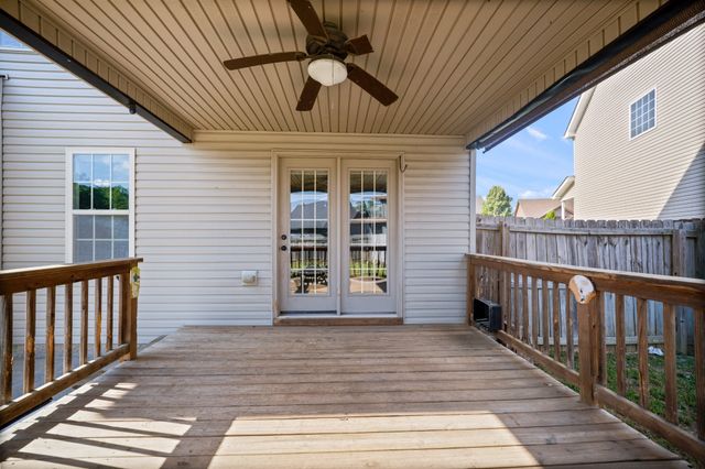 1284 Eagles View Dr, Clarksville, TN 37040