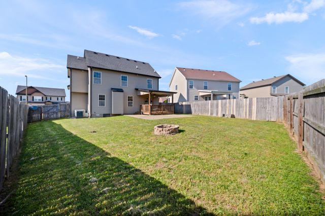 1284 Eagles View Dr, Clarksville, TN 37040