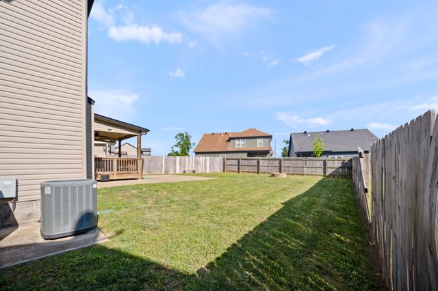 1284 Eagles View Dr, Clarksville, TN 37040