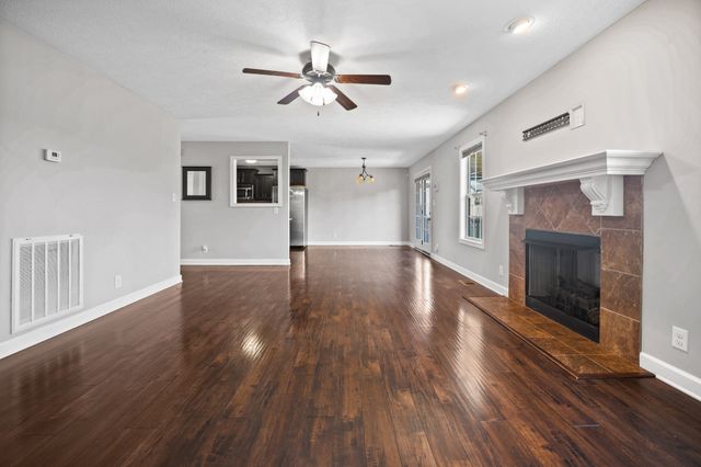 1284 Eagles View Dr, Clarksville, TN 37040