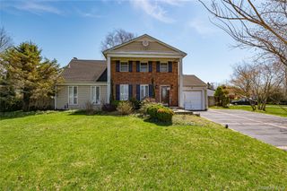 28 Barnsley Crescent, Mount Sinai, NY 11766