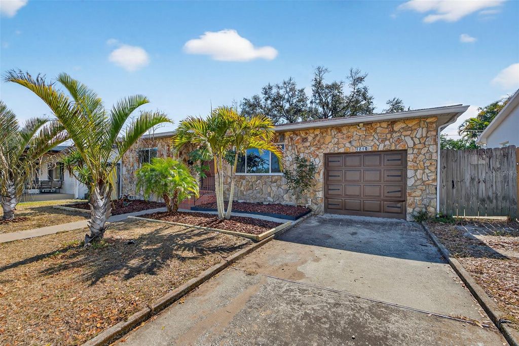 1210 46TH AVENUE N, St Petersburg, FL 33702