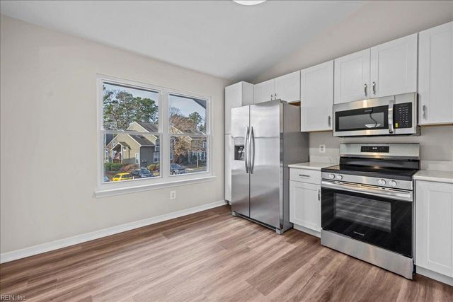 2718 Seashore CV, Virginia Beach, VA 23454