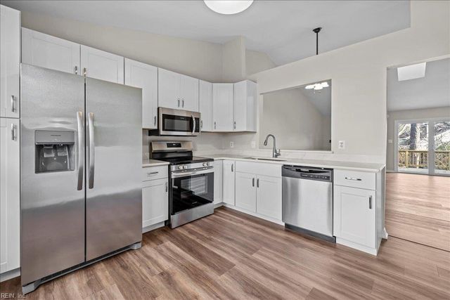 2718 Seashore CV, Virginia Beach, VA 23454