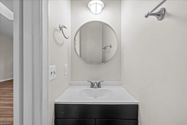 2718 Seashore CV, Virginia Beach, VA 23454