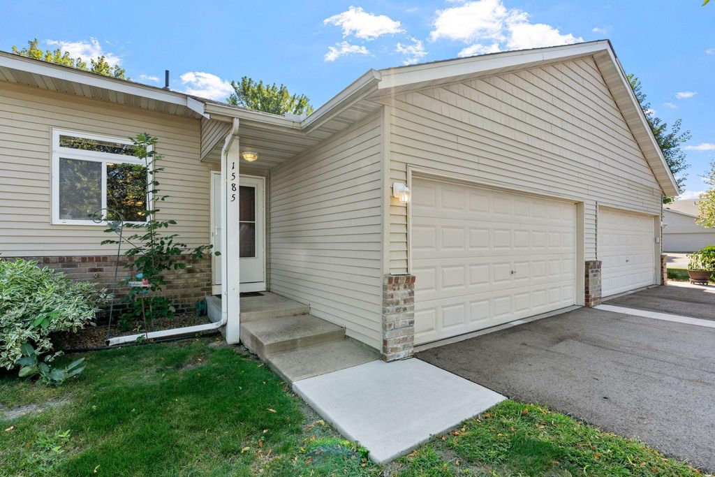1585 Chartreux Avenue, Shakopee, MN 55379 — exterior