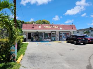 18201 NW 7th Avenue 00, Miami Gardens, FL 33169