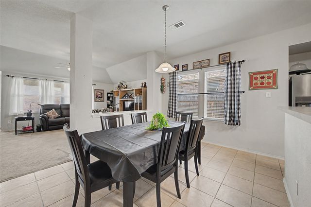 9225 Comanche Ridge Drive, Fort Worth, TX 76131