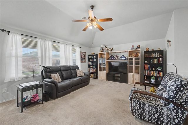 9225 Comanche Ridge Drive, Fort Worth, TX 76131