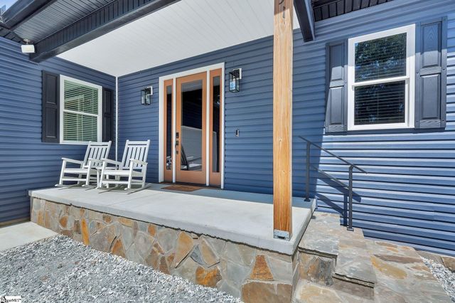 851 Durham Brown Road, Seneca, SC 29678