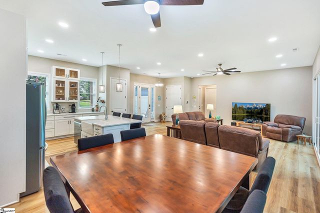 851 Durham Brown Road, Seneca, SC 29678