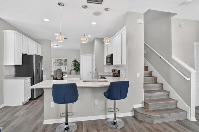 8821 N RIVER ROAD, Tampa, FL 33635