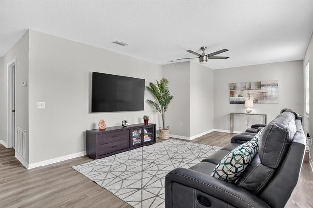 8821 N RIVER ROAD, Tampa, FL 33635