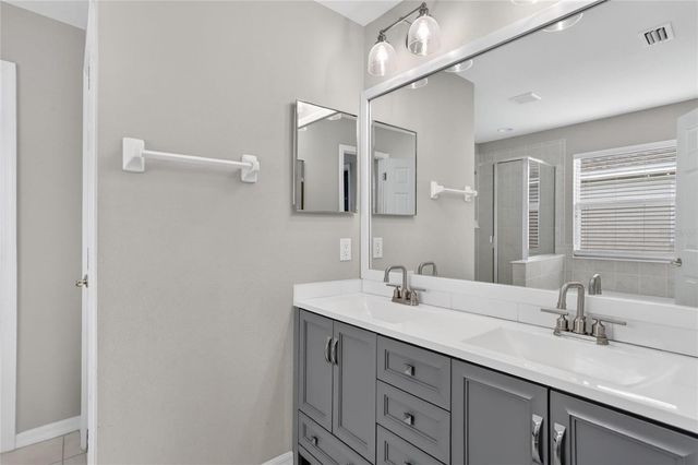 8821 N RIVER ROAD, Tampa, FL 33635