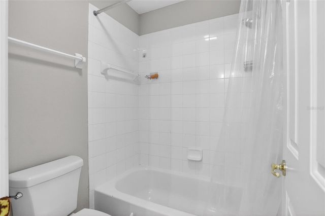 8821 N RIVER ROAD, Tampa, FL 33635