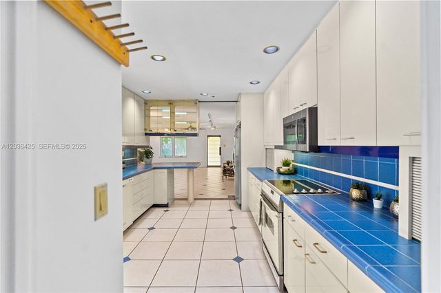15200 SW 88th Ave, Palmetto Bay, FL 33157