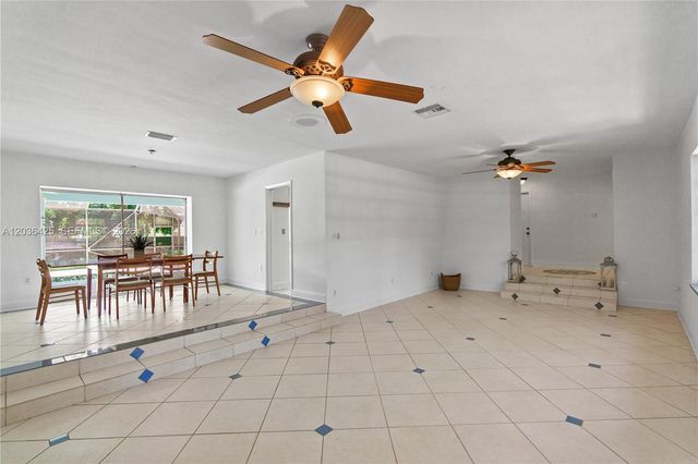 15200 SW 88th Ave, Palmetto Bay, FL 33157